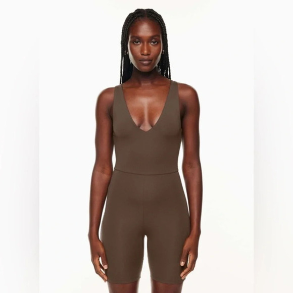 Babaton Aritzia Contour V-Neck Romper brown size XS spring 2023 collection - Picture 2 of 12